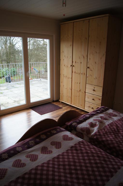 ורמלסקירכן Ferienwohnung Bergisch Land חדר תמונה