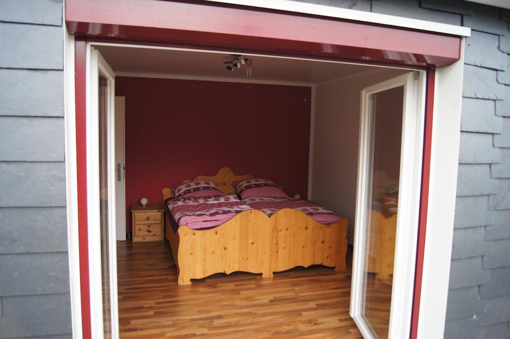 ורמלסקירכן Ferienwohnung Bergisch Land חדר תמונה